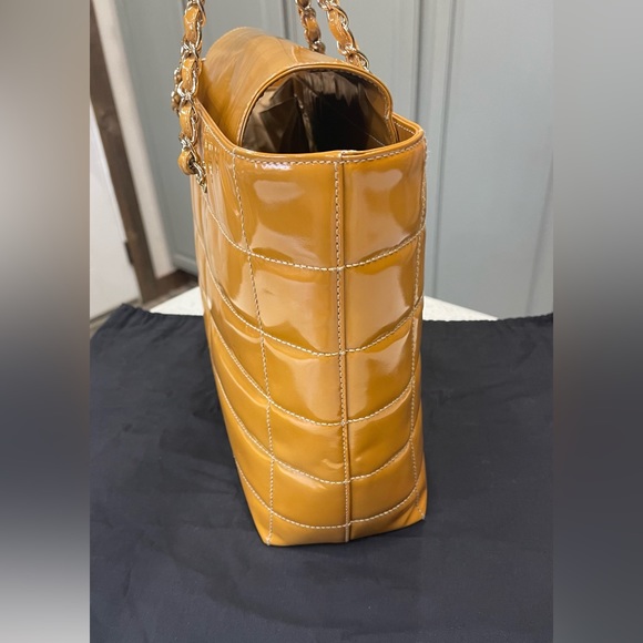 CHANEL Quilted Patent Leather Tote - Picture 11 of 14